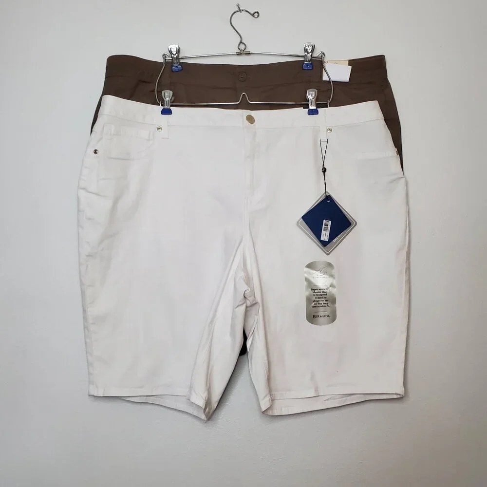 Women's Plus Size Bemuda Shorts 24W Set of 2 White A3 & Green St Johns Bay